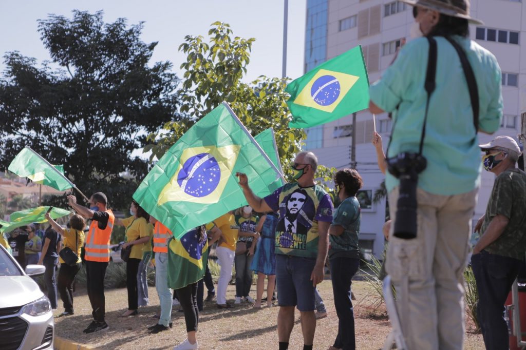 Contar une todos movimentos em apoio a Bolsonaro na capital! Contar une todos movimentos em apoio a Bolsonaro na capital!